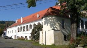 Zámek Mokrosuky, Mokrosuky